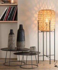 Vase Bouteille Avec Ligne Noir Et Naturel D 20 Cm -Maison Eclat Boutique vase bouteille avec ligne noir et naturel d 20 cm 5400924257330 1324695